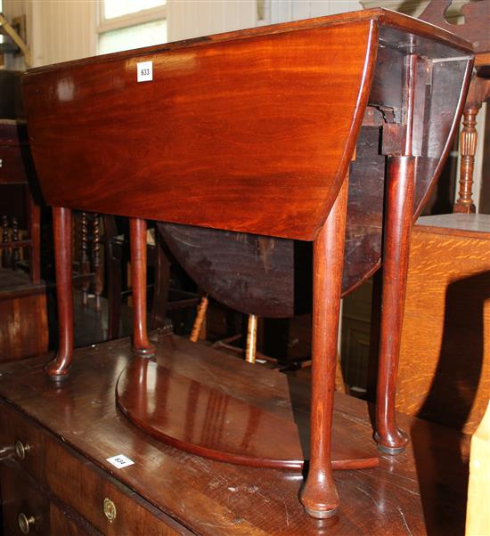 Georgian mahogany dropleaf table A/F(-)